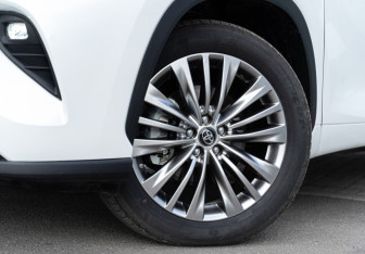 Новый Toyota Highlander 2025 (13 фото)