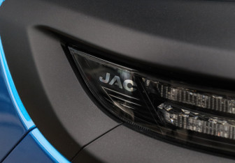 Подержанный автомобиль JAC T9 2024 года (26 фото)