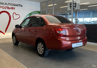 Подержанный автомобиль LADA (ВАЗ) Granta Sedan 2012 года (6 фото)