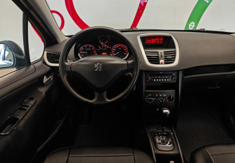 Подержанный автомобиль Peugeot 207 Hatchback 2007 года (10 фото)