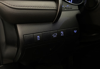 Подержанный автомобиль Toyota Camry Sedan 2021 года (16 фото)