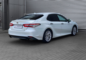Подержанный автомобиль Toyota Camry Sedan 2018 года (5 фото)