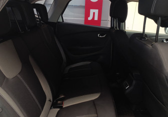 Подержанный автомобиль Renault Kaptur 2020 года (8 фото)