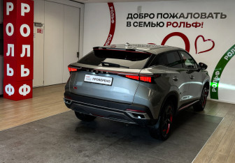 Подержанный автомобиль Omoda C5 2023 года (4 фото)