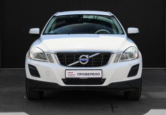 Подержанный автомобиль Volvo XC60 2010 года (2 фото)