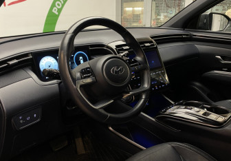Подержанный автомобиль Hyundai Tucson 2021 года (16 фото)