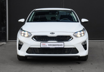 Подержанный автомобиль Kia Ceed Hatchback 2020 года (2 фото)