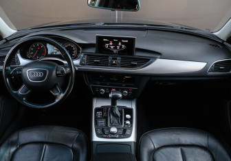 Подержанный автомобиль Audi A6 Sedan 2011 года (9 фото)