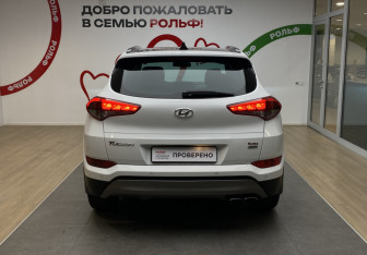 Подержанный автомобиль Hyundai Tucson 2015 года (5 фото)