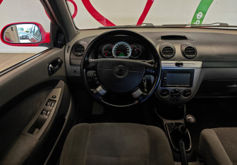 Подержанный автомобиль Chevrolet Lacetti Hatchback 2007 года (10 фото)
