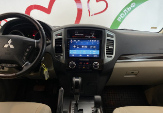 Подержанный автомобиль Mitsubishi Pajero 2019 года (11 фото)