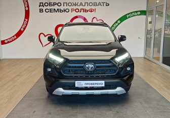 Подержанный автомобиль Toyota RAV4 2025 года (2 фото)