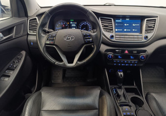 Подержанный автомобиль Hyundai Tucson 2017 года (11 фото)