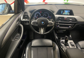 Подержанный автомобиль BMW X3 2018 года (9 фото)