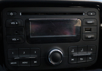 Подержанный автомобиль Renault Duster 2012 года (16 фото)