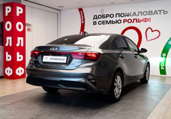 Подержанный автомобиль Kia Cerato Sedan 2021 года (4 фото)