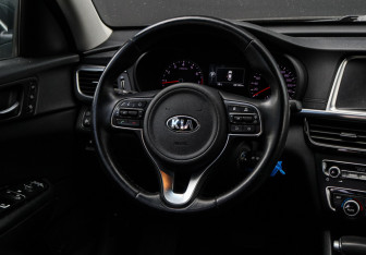 Подержанный автомобиль Kia Optima Sedan 2018 года (12 фото)