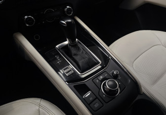 Подержанный автомобиль Mazda CX-5 2017 года (10 фото)