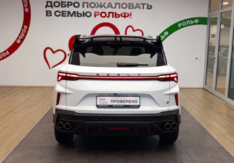 Подержанный автомобиль Geely Coolray 2024 года (5 фото)