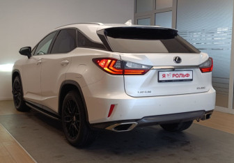 Подержанный автомобиль Lexus RX 2018 года (6 фото)