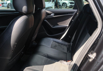 Подержанный автомобиль Audi A4 Sedan 2014 года (8 фото)
