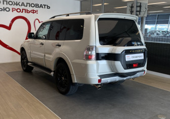 Подержанный автомобиль Mitsubishi Pajero 2019 года (6 фото)