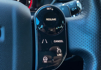 Подержанный автомобиль Land Rover Range Rover Velar 2019 года (24 фото)
