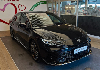 Подержанный автомобиль Toyota Camry Sedan 2025 года (3 фото)
