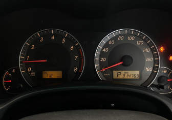 Подержанный автомобиль Toyota Corolla Wagon 2007 года (13 фото)