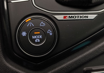 Подержанный автомобиль Volkswagen Tiguan 2019 года (18 фото)