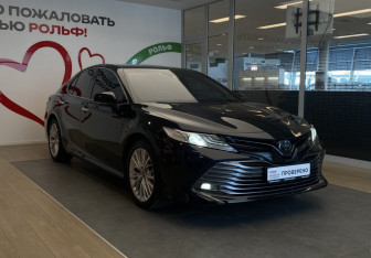 Подержанный автомобиль Toyota Camry Sedan 2019 года (3 фото)