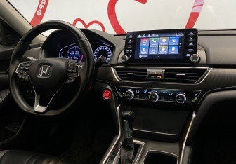 Подержанный автомобиль Honda Accord Sedan 2019 года (9 фото)