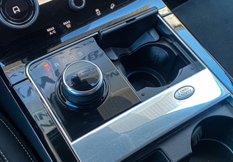 Подержанный автомобиль Land Rover Range Rover Velar 2019 года (15 фото)