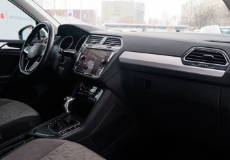 Подержанный автомобиль Volkswagen Tiguan 2021 года (7 фото)