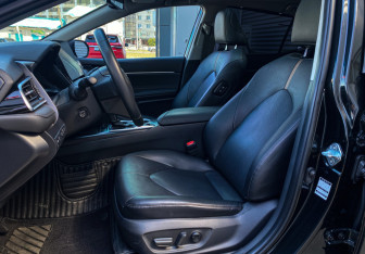 Подержанный автомобиль Toyota Camry Sedan 2023 года (30 фото)