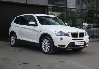 Подержанный автомобиль BMW X3 2012 года (3 фото)