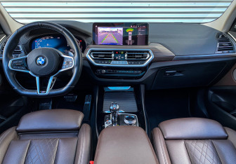 Подержанный автомобиль BMW X3 2021 года (13 фото)