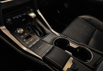 Подержанный автомобиль Lexus NX 2018 года (13 фото)