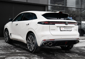 Подержанный автомобиль Changan UNI-K 2023 года (7 фото)