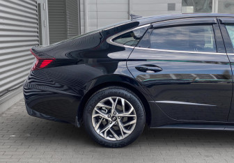 Подержанный автомобиль Hyundai Sonata 2021 года (8 фото)
