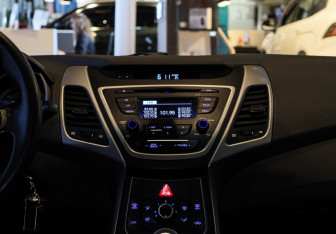 Подержанный автомобиль Hyundai Elantra Sedan 2015 года (15 фото)