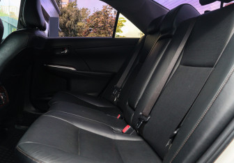 Подержанный автомобиль Toyota Camry Sedan 2013 года (10 фото)