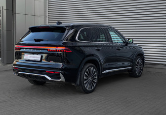 Подержанный автомобиль Geely Monjaro 2025 года (5 фото)