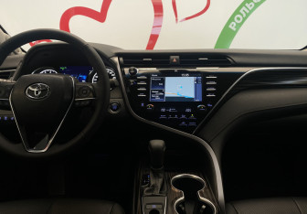 Подержанный автомобиль Toyota Camry Sedan 2020 года (11 фото)