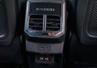 Подержанный автомобиль Exeed TXL 2023 года (11 фото)