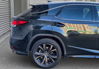 Подержанный автомобиль Lexus RX 2021 года (9 фото)