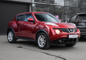 Подержанный автомобиль Nissan Juke 2013 года (3 фото)