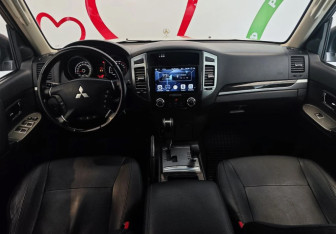 Подержанный автомобиль Mitsubishi Pajero 2019 года (8 фото)