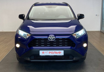 Подержанный автомобиль Toyota RAV4 2021 года (2 фото)