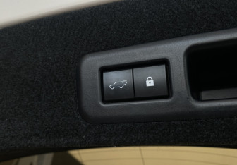 Подержанный автомобиль Lexus RX 2021 года (13 фото)